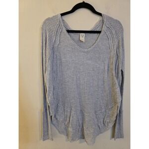 We the Free‎ People Size XS Catalina V-Neck Thermal Waffle Knit Heather Grey Top